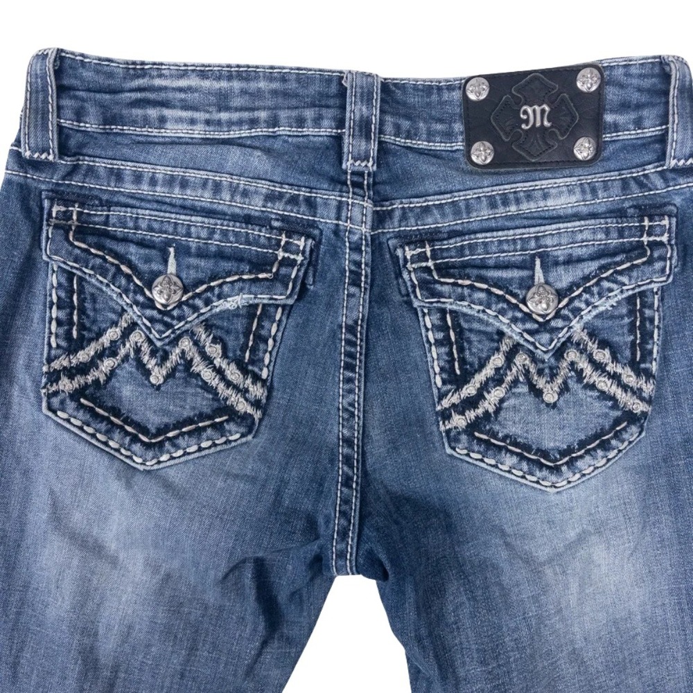 Y2K Miss Me Boyfriend Low Rise Capri Jeans 28 Distressed Rhinestone Bling Pocket